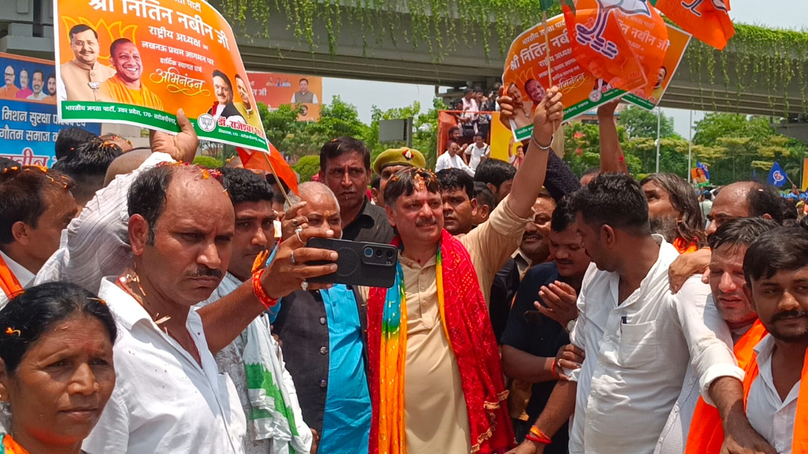 सरोजनीनगर में भाजपा राष्ट्रीय अध्यक्ष नितिन नबीन का भव्य स्वागत।.jpeg